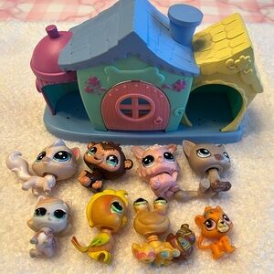 2000’s Littlest Pet Shop LOT Playful Puppies House And 8 Pets 2004 Hasbro Y2K